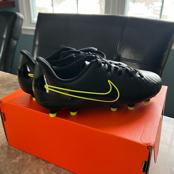 Nike Kids Black and Yellow Soccer Cleats - Picture 2 of 5